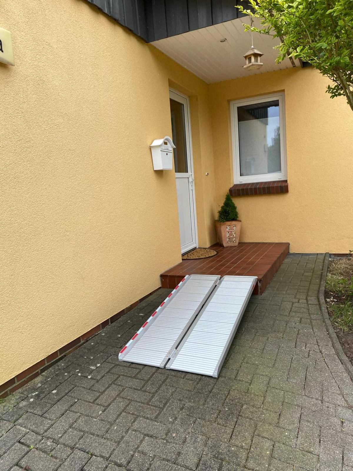 Komfortables Einzelhaus Mit Garten Halstenbek Exterior photo
